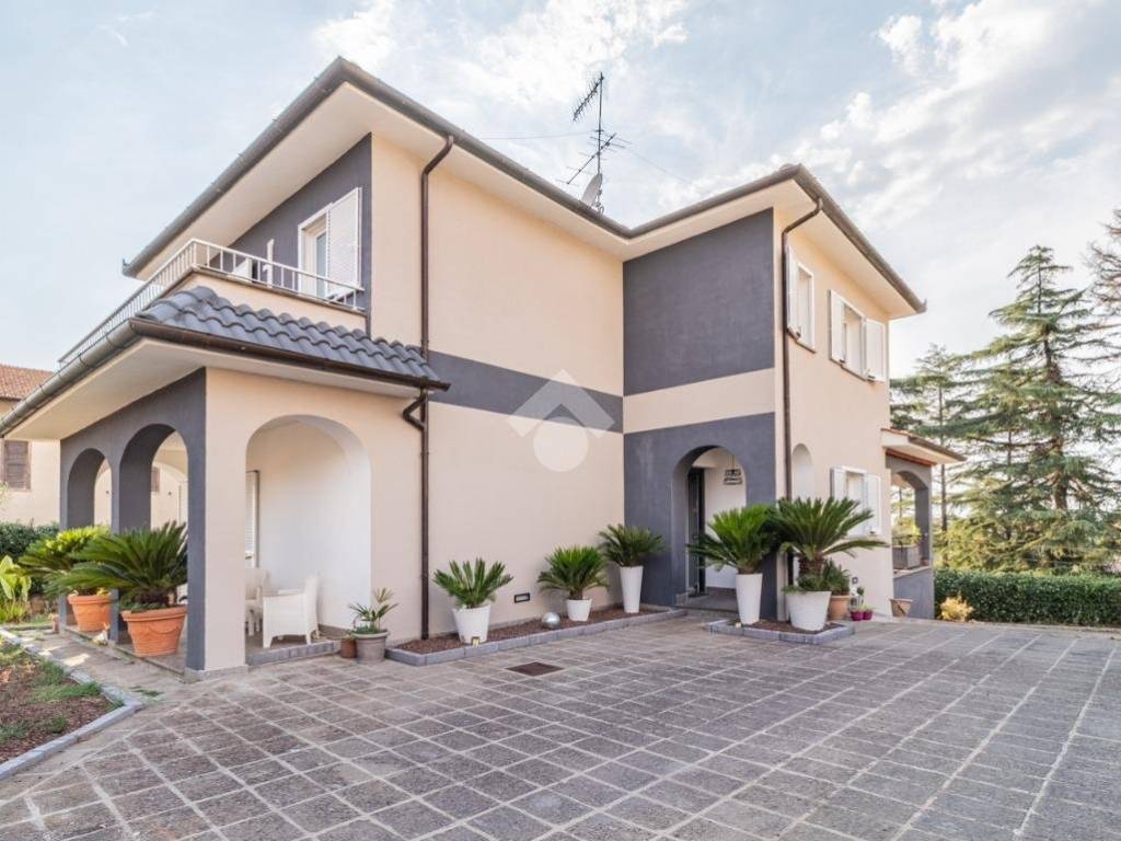 casa indipendente in vendita a Vetralla in zona Tre Croci