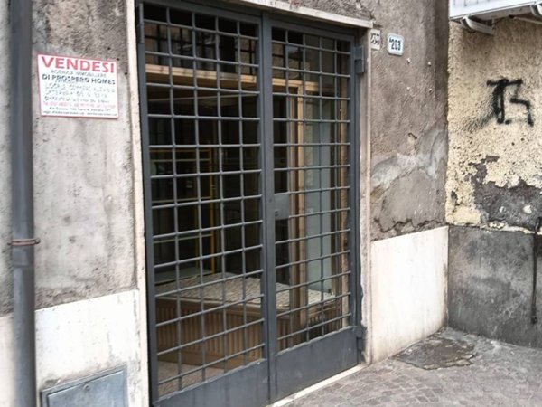 negozio in vendita a Vetralla