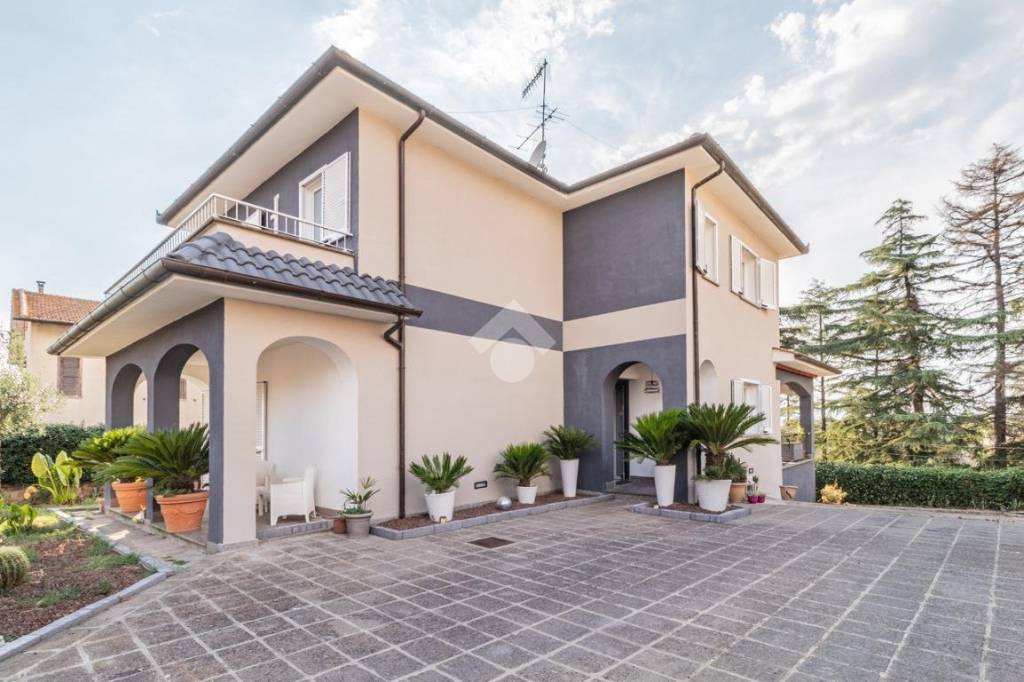 casa indipendente in vendita a Vetralla in zona Tre Croci