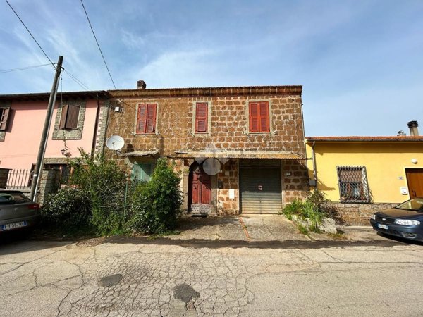 casa semindipendente in vendita a Vetralla