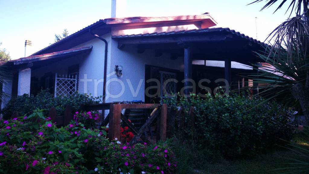 casa indipendente in vendita a Vetralla