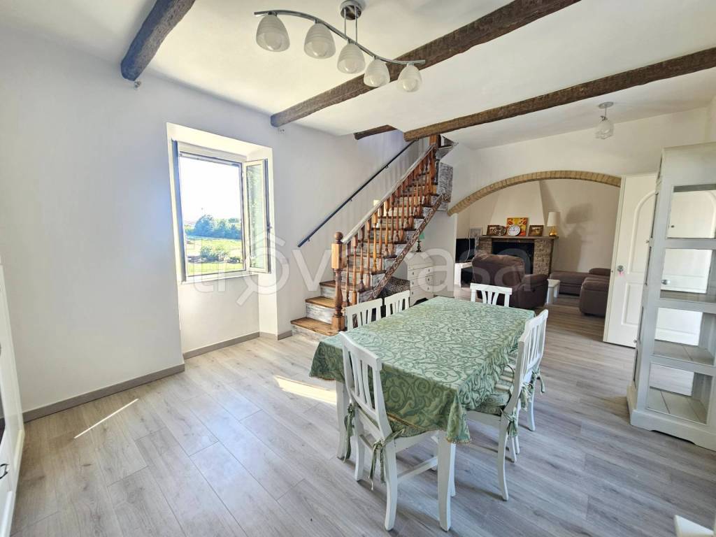 casa indipendente in vendita a Vetralla in zona Cura di Vetralla