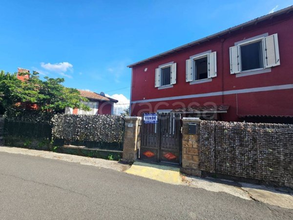 casa indipendente in vendita a Vetralla in zona Cura di Vetralla