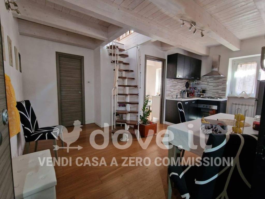 casa indipendente in vendita a Vetralla