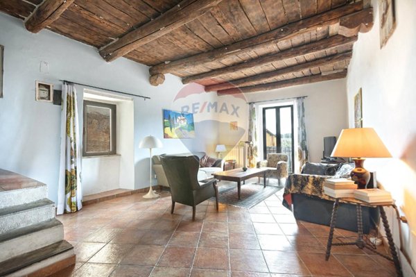 casa indipendente in vendita a Vetralla