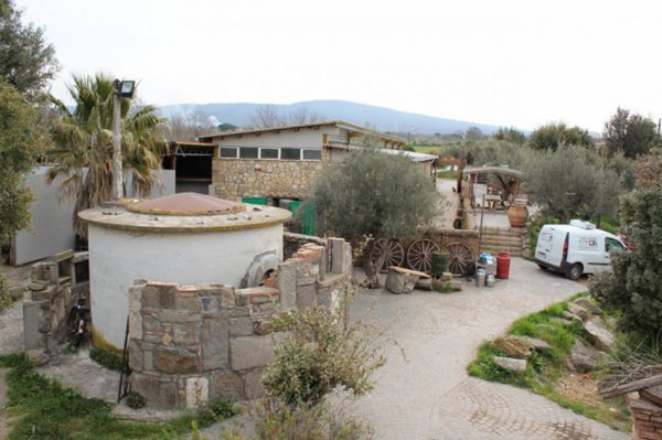 casale in vendita a Vetralla