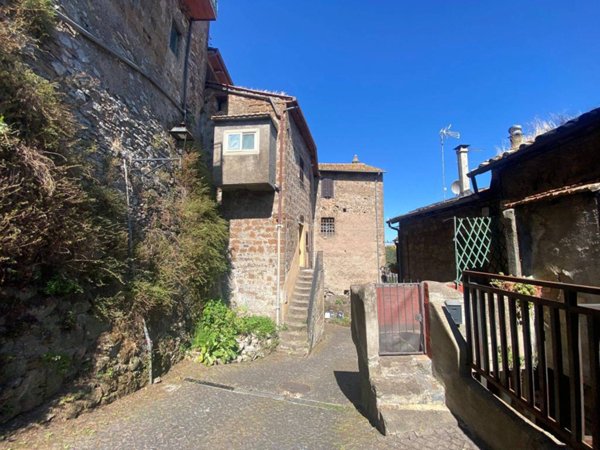 casa indipendente in vendita a Vetralla
