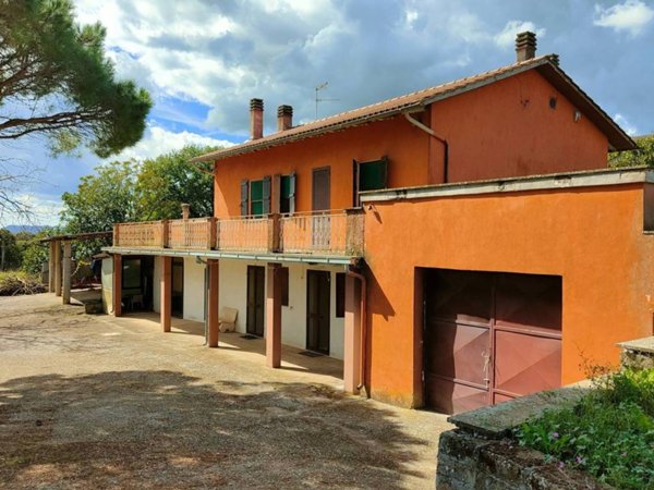 casa indipendente in vendita a Vetralla