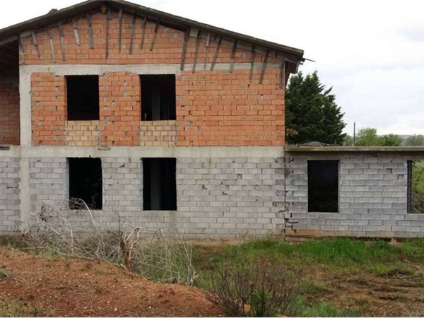 casa indipendente in vendita a Vetralla