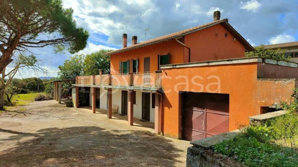 casa indipendente in vendita a Vetralla