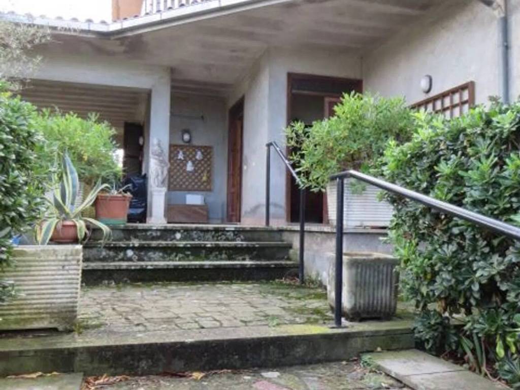 casa indipendente in vendita a Vetralla
