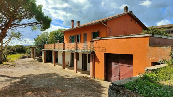 casa indipendente in vendita a Vetralla