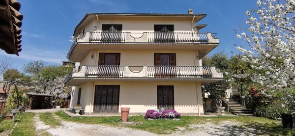 casa semindipendente in vendita a Vetralla in zona La Botte