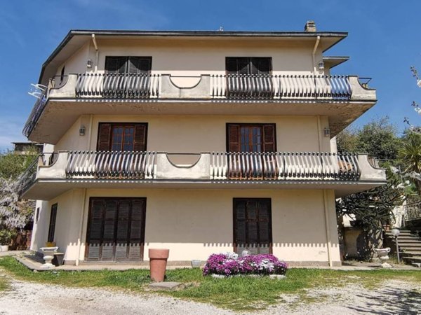 casa indipendente in vendita a Vetralla in zona La Botte