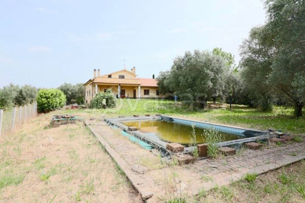 casa indipendente in vendita a Vetralla