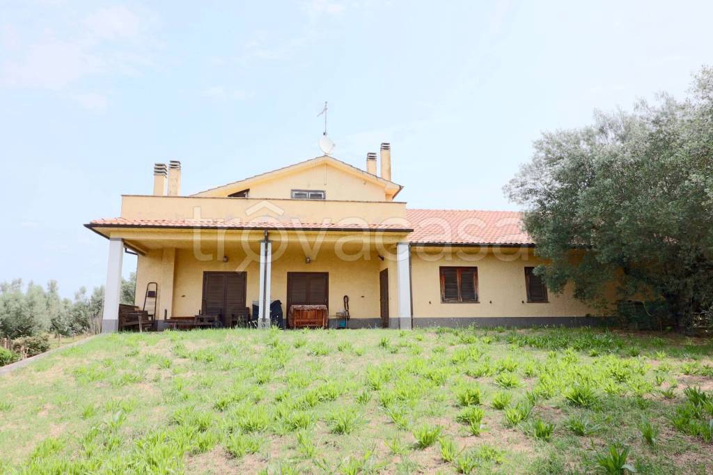 casa indipendente in vendita a Vetralla