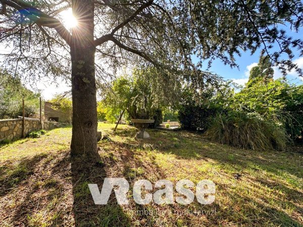 casa indipendente in vendita a Vetralla in zona Tre Croci