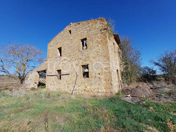 casale in vendita a Vetralla