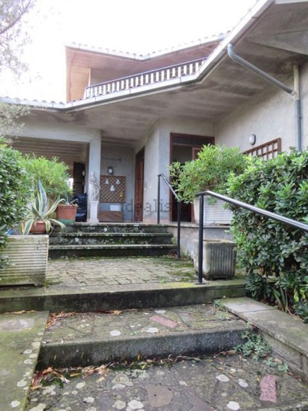 casa indipendente in vendita a Vetralla