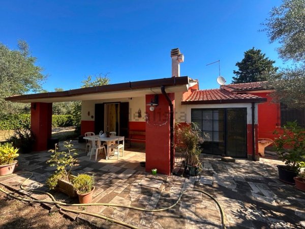 casa indipendente in vendita a Vetralla