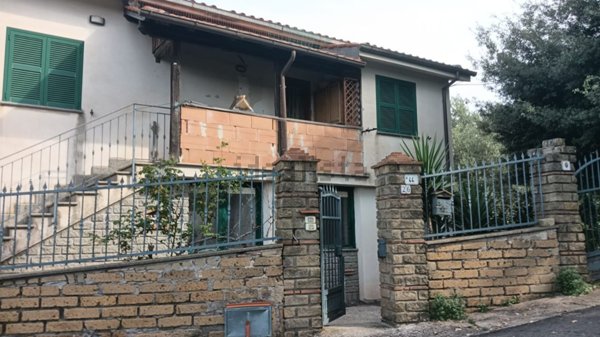 casa indipendente in vendita a Vetralla in zona Pietrara