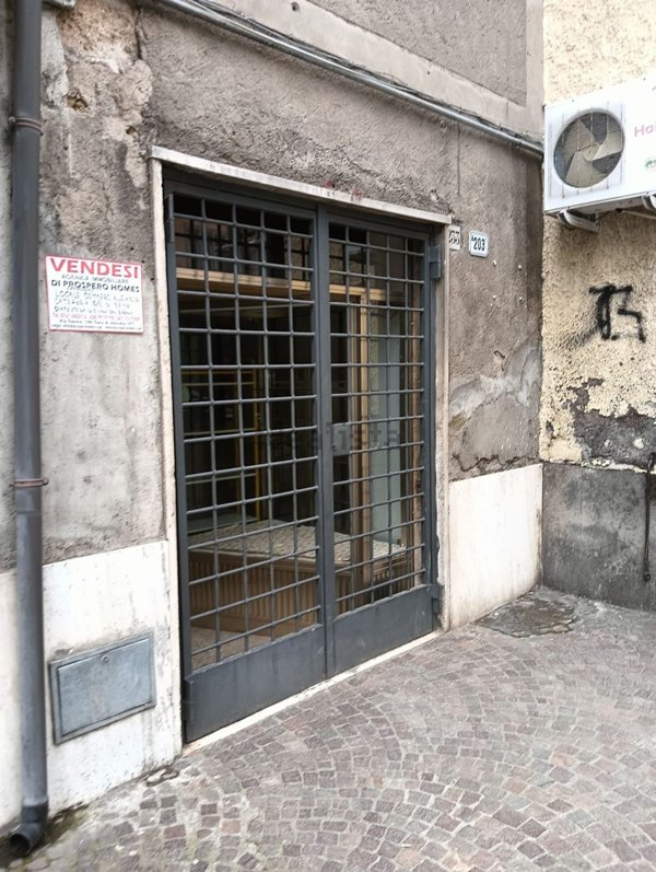 locale commerciale in vendita a Vetralla