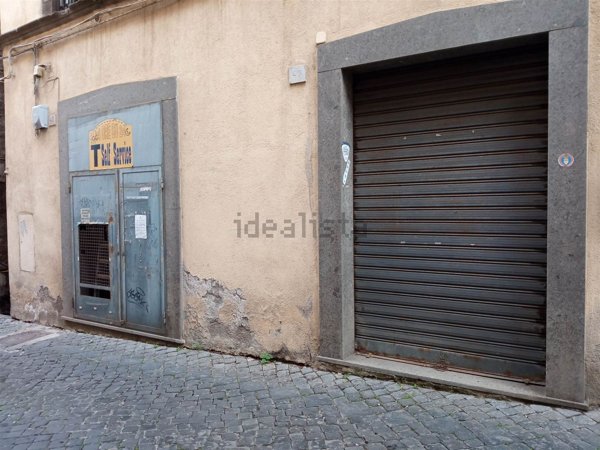 locale commerciale in vendita a Vetralla