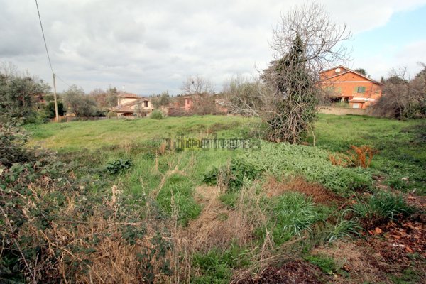 terreno edificabile in vendita a Vetralla