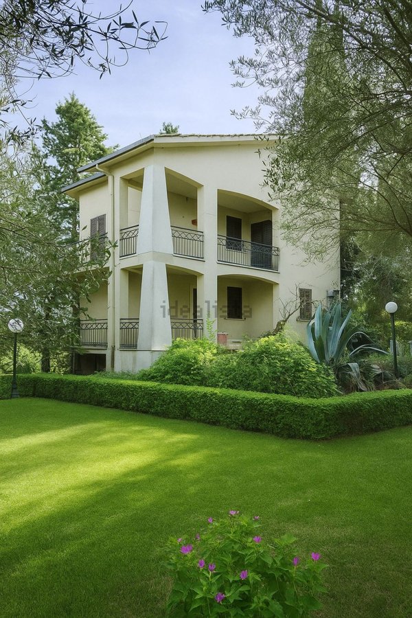 casa indipendente in vendita a Vetralla