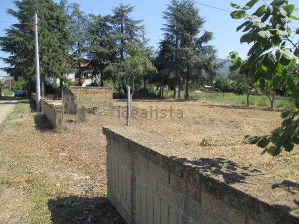terreno edificabile in vendita a Vetralla in zona Cura di Vetralla
