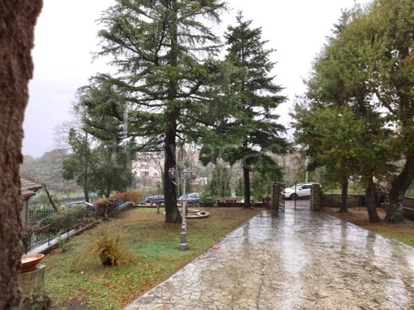 casa indipendente in vendita a Vetralla