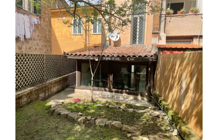 casa indipendente in vendita a Vetralla in zona Cura di Vetralla