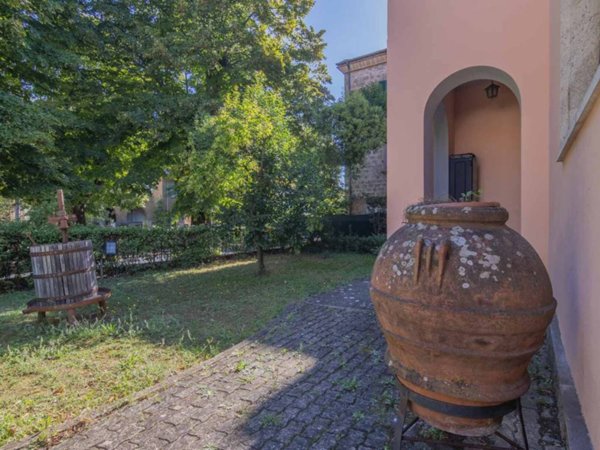 casa indipendente in vendita a Vetralla in zona Cura di Vetralla