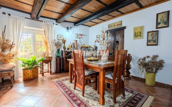 casa indipendente in vendita a Vetralla in zona Cura di Vetralla