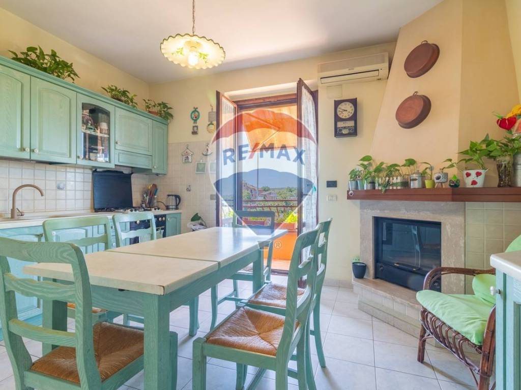 casa indipendente in vendita a Vetralla