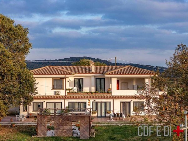 casa indipendente in vendita a Vetralla