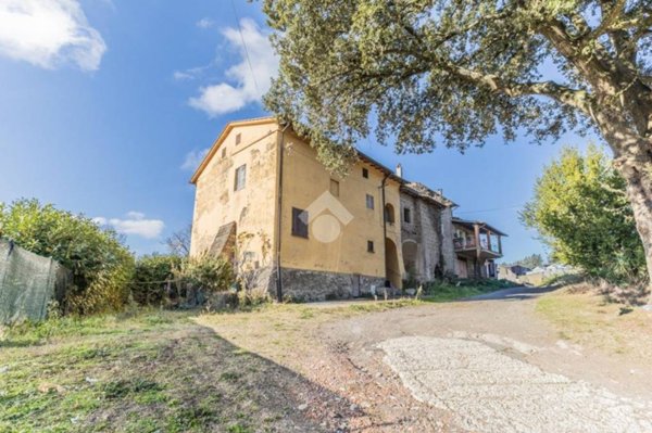 casa indipendente in vendita a Vetralla in zona Pietrara