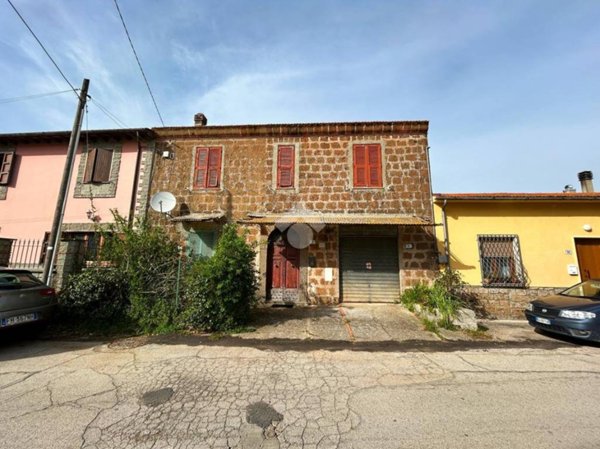 casa indipendente in vendita a Vetralla