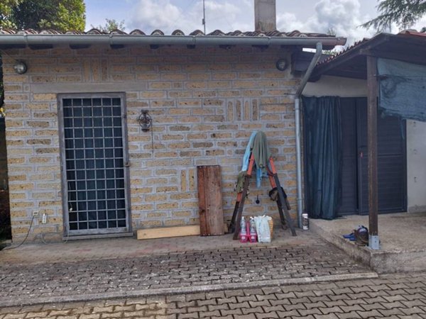 casa indipendente in vendita a Vetralla