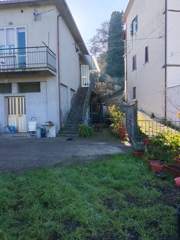 casa indipendente in vendita a Vetralla