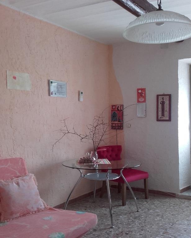 casa indipendente in vendita a Vetralla in zona Tre Croci