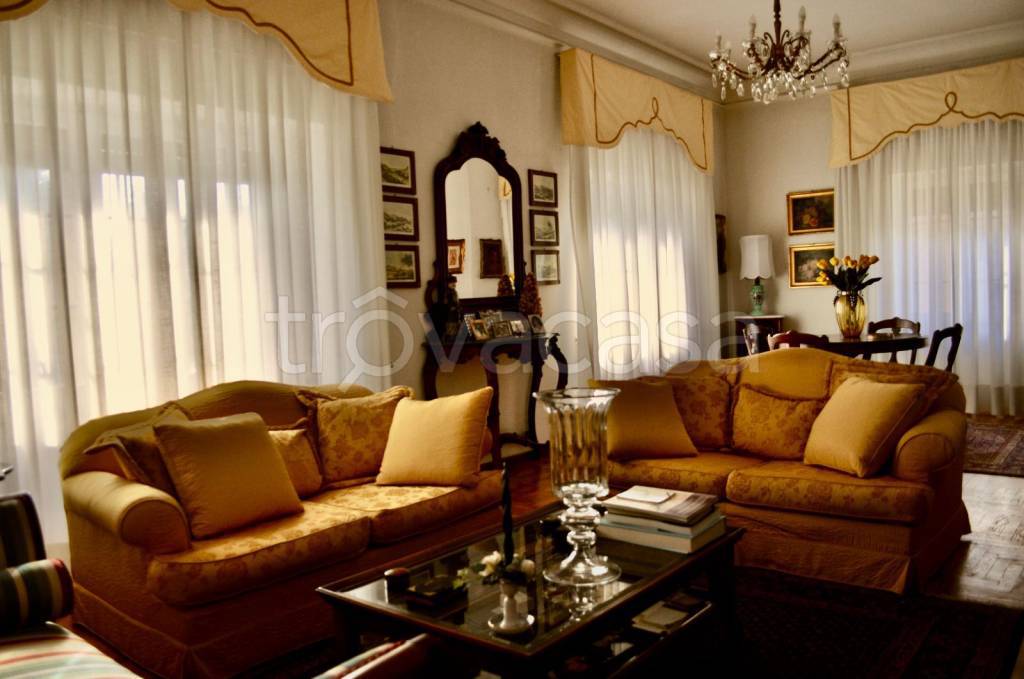 casa indipendente in vendita a Vetralla