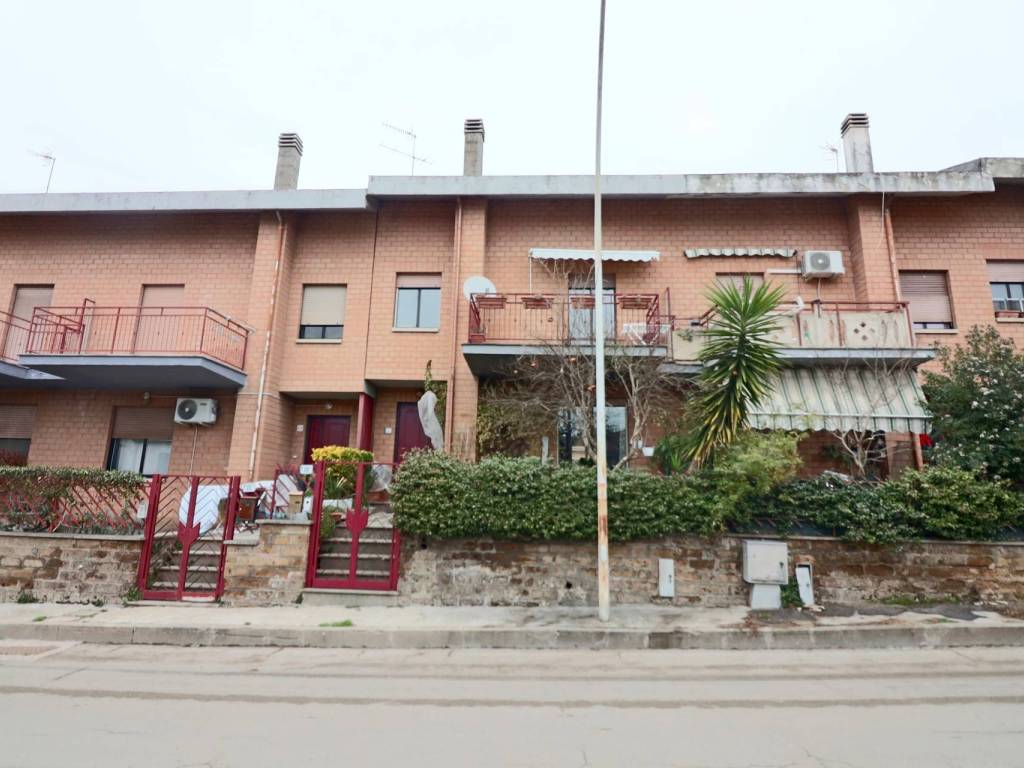 casa indipendente in vendita a Vetralla