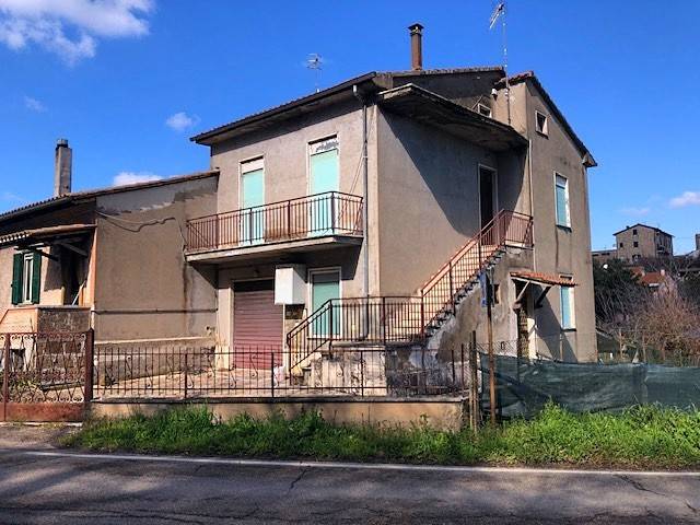 casa indipendente in vendita a Vetralla in zona Pietrara