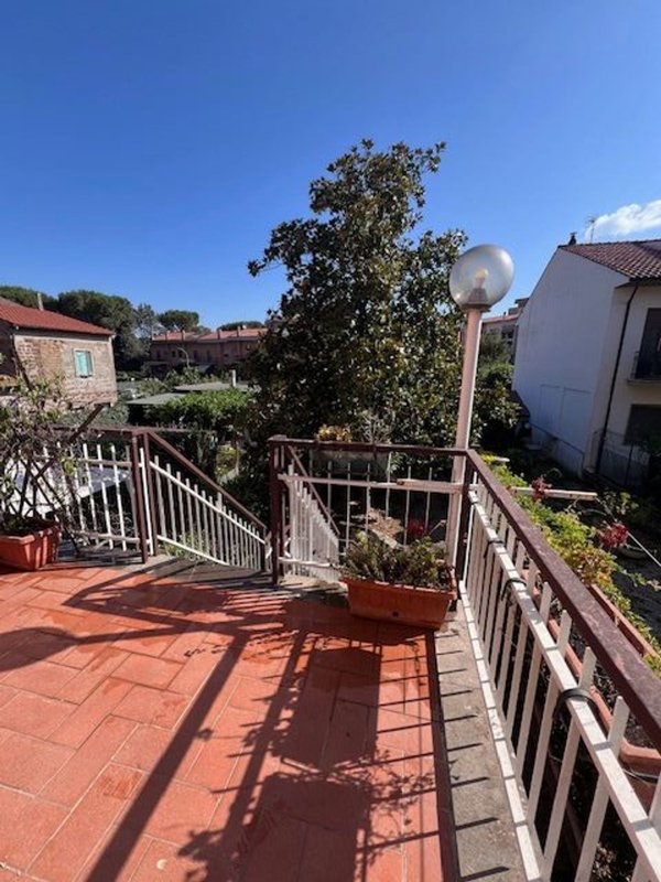 appartamento in vendita a Vetralla in zona Cura di Vetralla