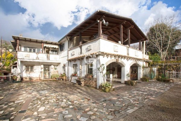 casa indipendente in vendita a Vetralla in zona Cura di Vetralla