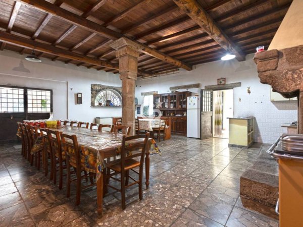 casa indipendente in vendita a Vetralla in zona Cura di Vetralla
