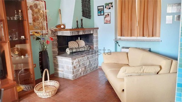 casa indipendente in vendita a Vetralla