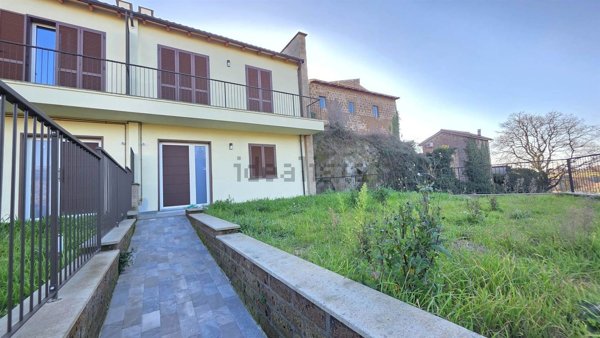 casa indipendente in vendita a Vetralla