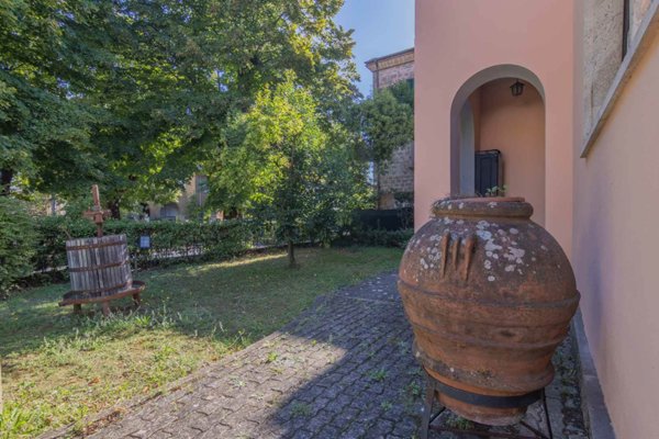 casa indipendente in vendita a Vetralla in zona Cura di Vetralla